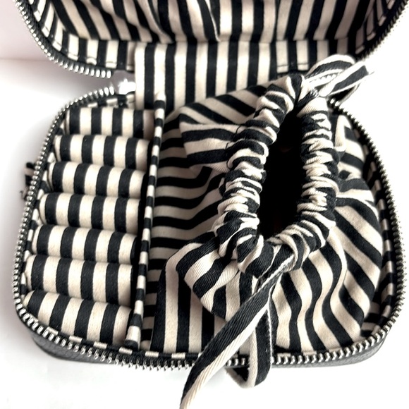 Brighton black and white heart print Leather Jewelry Box - Picture 8 of 11